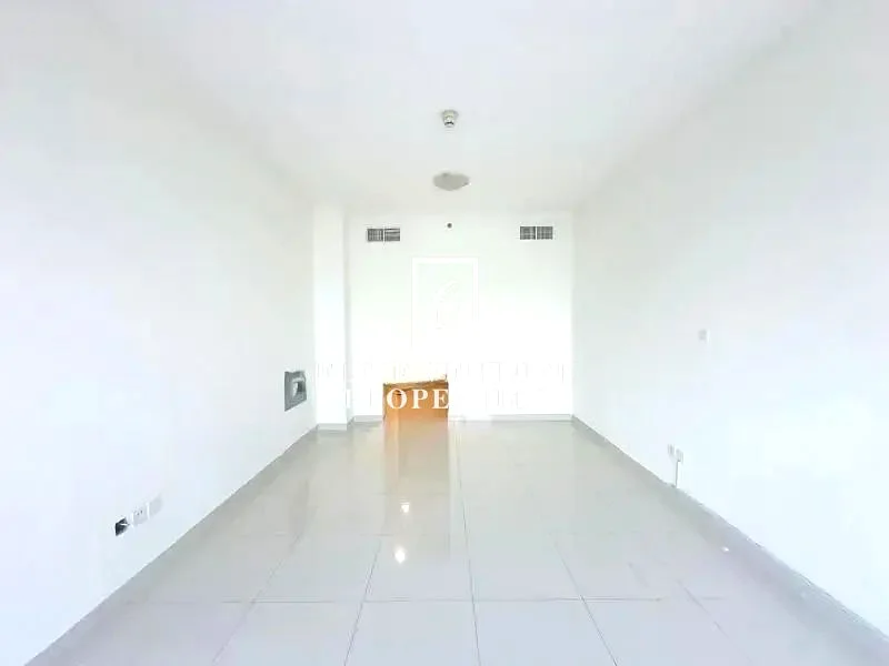 STUDIO | VACANT | PRIME LOCATION64218444130177112