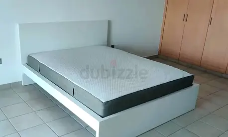 ‎Malam queen size bed 160/200cm bed , 2 storage drawers underneath and with Ikea mattress