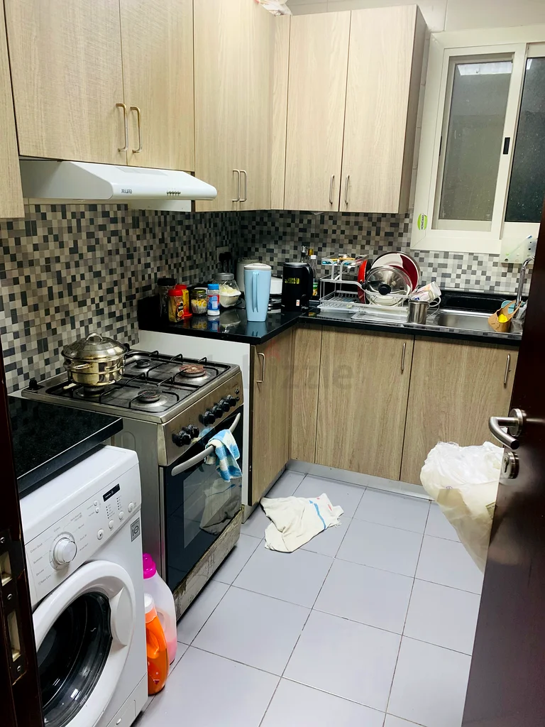زميل تنفيذي هندي (من ولاية كيرلا) ذكر للإقامة المشتركة في شقة من غرفة نوم واحدة64048080857346113