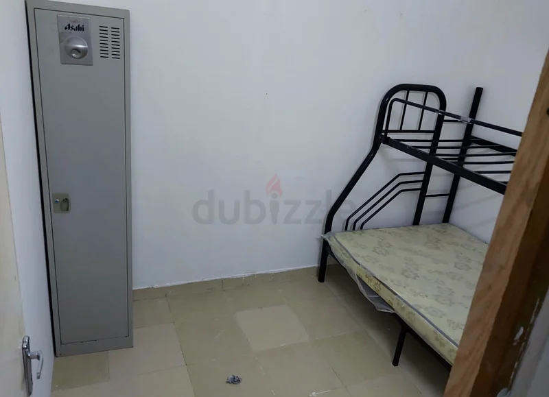 Room with Partion64057032763778111