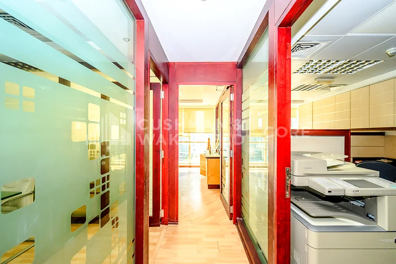 شاغر | مجهز ومفروش | ترخيص DMCC64071282248066112