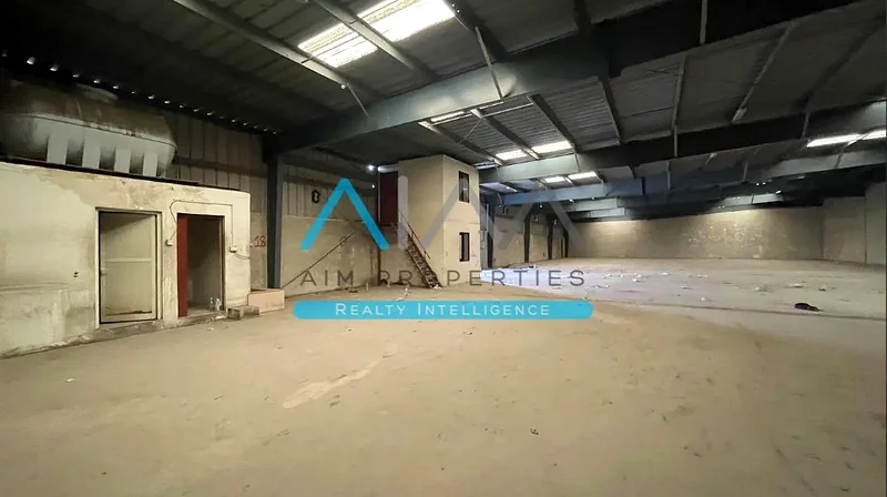 Corner Unit Warehouse | High Visibility | Prime Access64064021667969113
