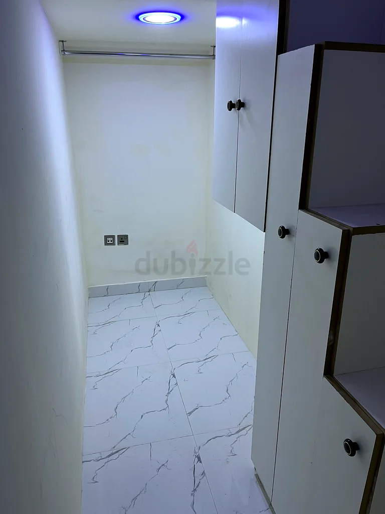 Spacious Partion for rent بارتشن واسع للايجار بورسان ٤64048647619842111