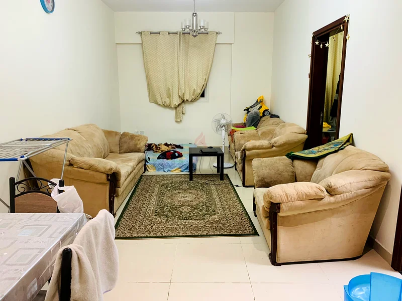 زميل تنفيذي هندي (من ولاية كيرلا) ذكر للإقامة المشتركة في شقة من غرفة نوم واحدة64048080857346110