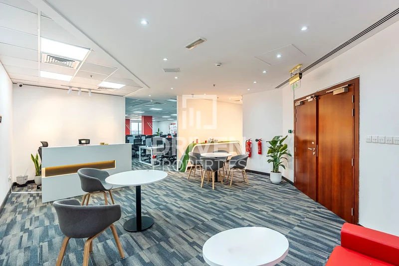 Large Layout Office | Close to Metro | Vacant64065806659459110