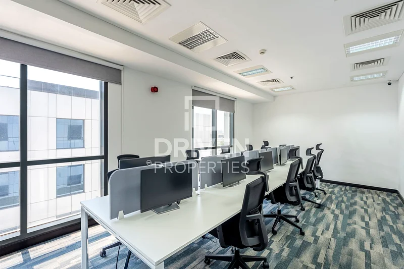Large Layout Office | Close to Metro | Vacant64065806659459111