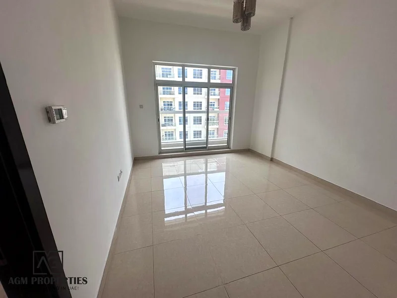 Ready to Move | With Balcony | Spacious64052220152322114