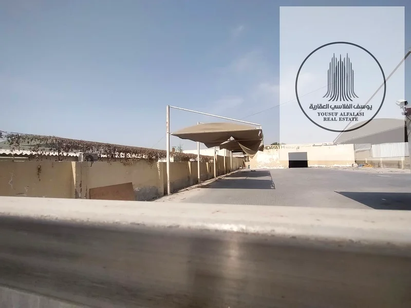 أرض صناعية للإيجار في الشارقة الصناعية 17، مساحة 18,200 قدم مربع64059542279937111