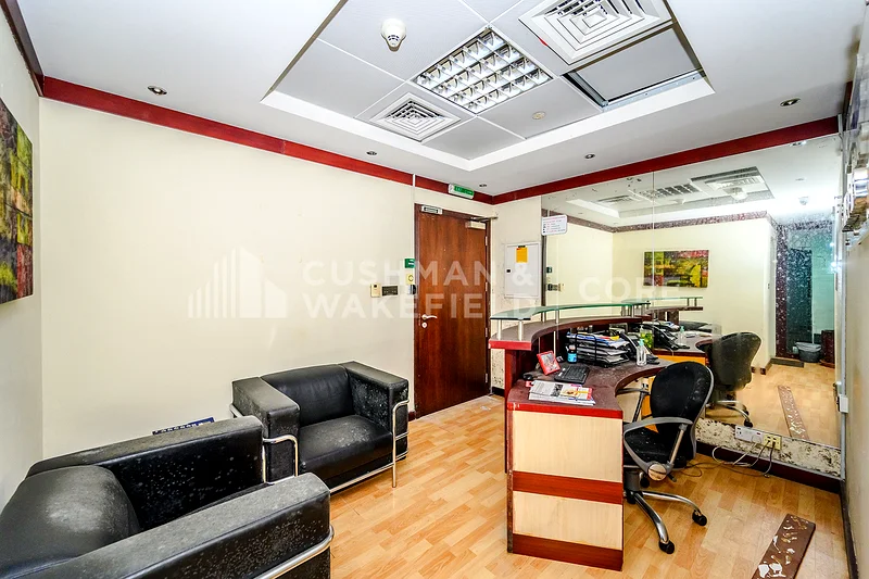 شاغر | مجهز ومفروش | ترخيص DMCC64071282248066113