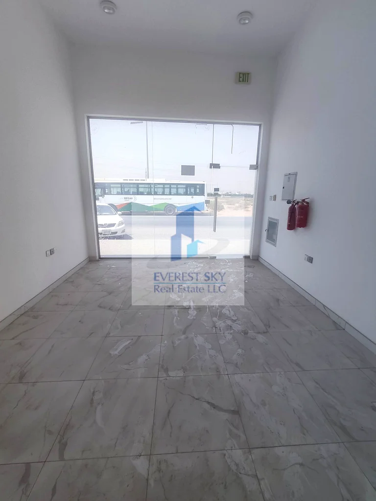 2 Shops next to each other with toilet for URGENT LEASE !!64058347519107110