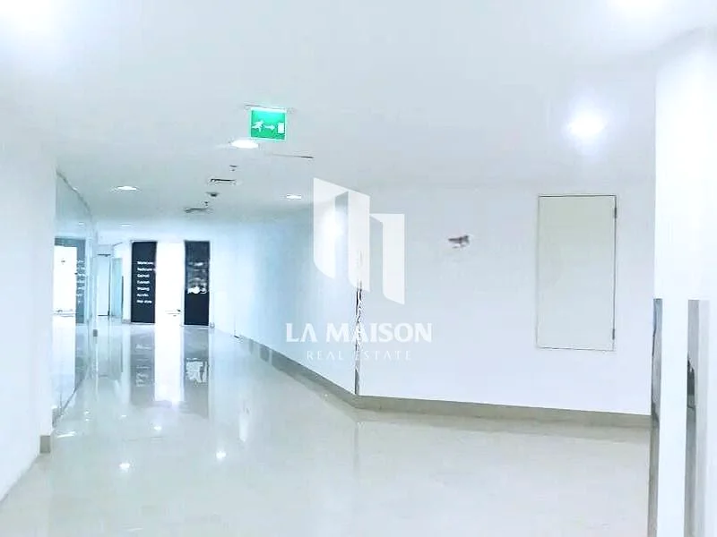 مكتب / إيجار | تخطيط واسع | شاغر | استخدام مختلط64051467197699111