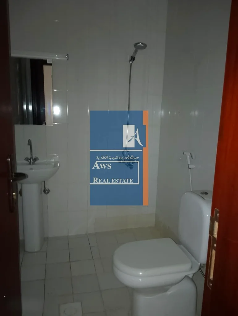 مكتب واسع في ديرة، موقع متميز في المنطقة التجارية64066029785729112