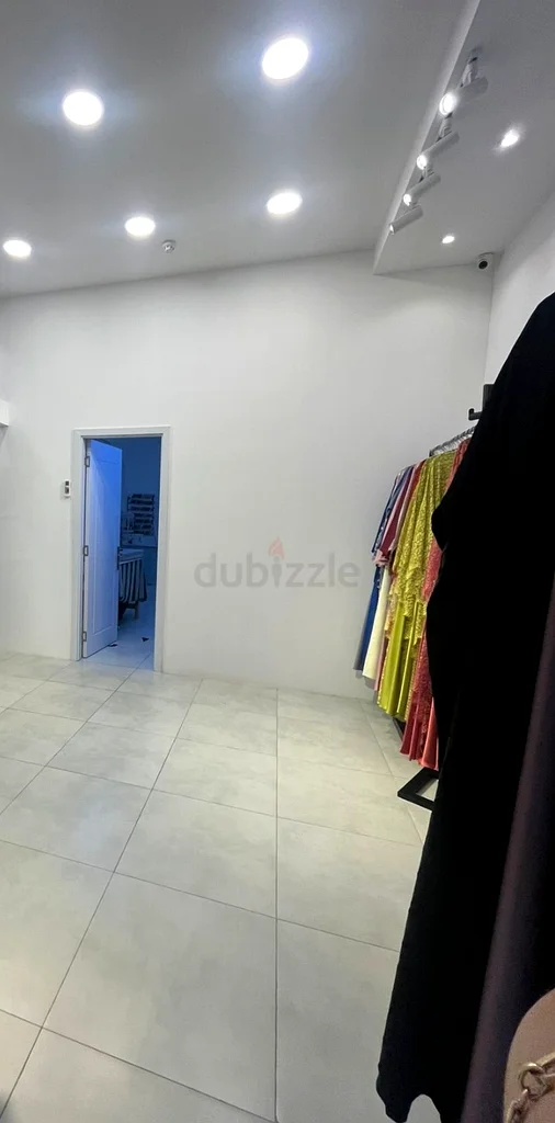 محل 60 متر مربع بسعر 48 ألف في دبي، موقع مثالي64065922014210110
