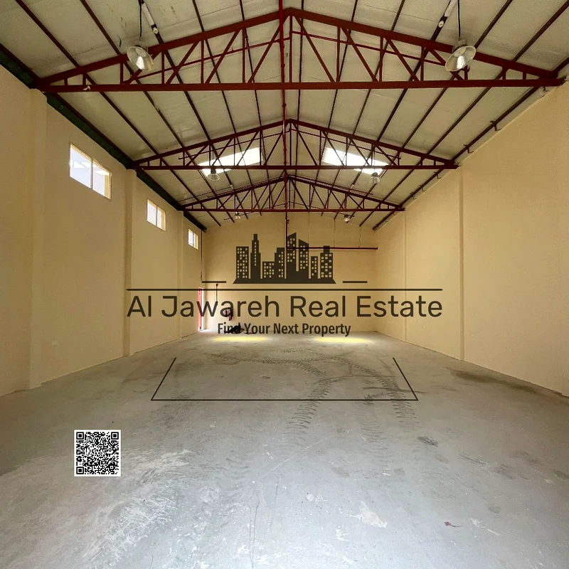 مستودع مميز، مساحته 3015 قدم مربع، كهرباء 25 كيلوواط64061497362690110