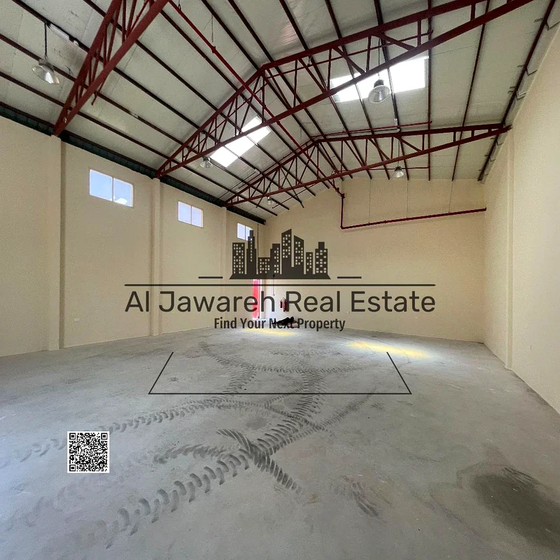 مستودع مميز، مساحته 3015 قدم مربع، كهرباء 25 كيلوواط64061497362690112