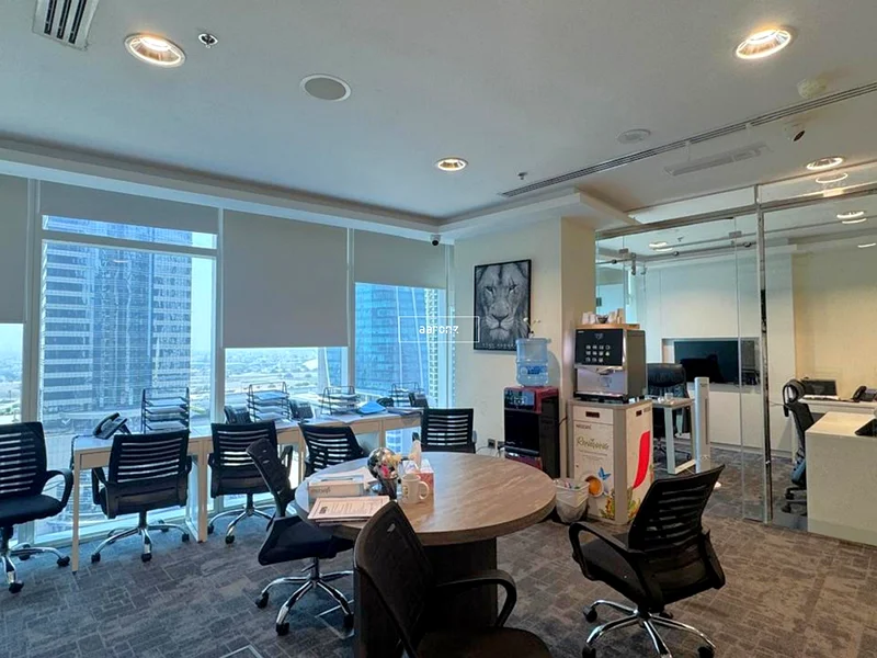 Fully Fitted | Near to Metro | Vacant on Transfer64070403045123111