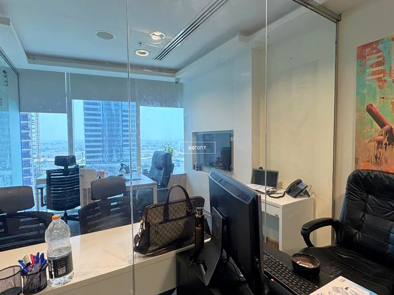 Fully Fitted | Near to Metro | Vacant on Transfer64070403045123113