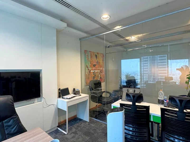 Fully Fitted | Near to Metro | Vacant on Transfer64070403045123114