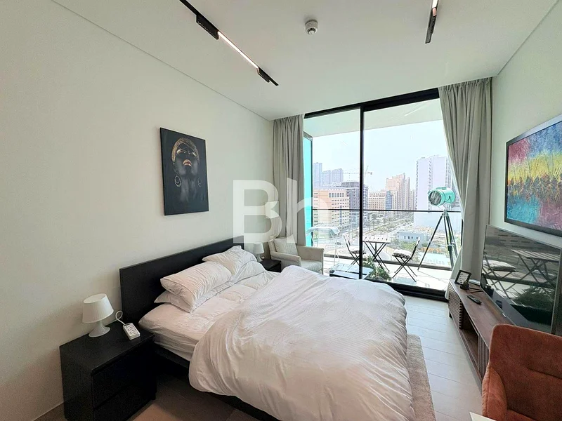 Low floor | Open community view | Managed | Vacant64173484786817114