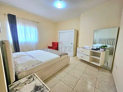 Spacious Master Bedroom for Rent - King Size Bed, Bathroom attached, Parking
