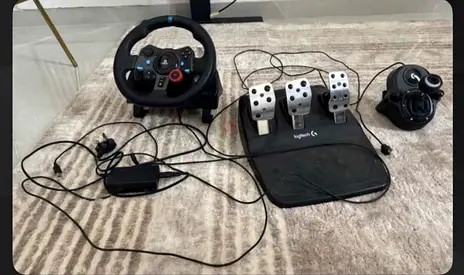 Ps4  ps5 Logitech Racing Wheel with Pedals - Perfect for Gamers!