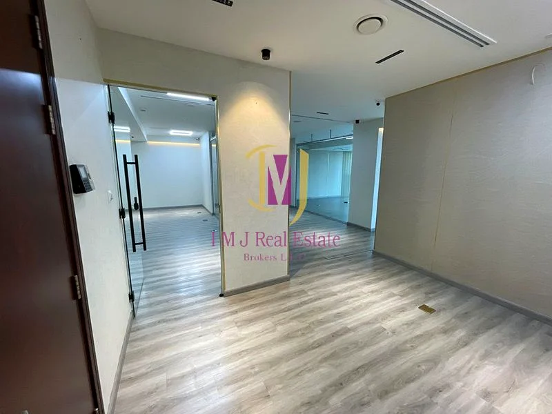 Fitted | Partitioned | Low Floor | SZR View64066361081729112