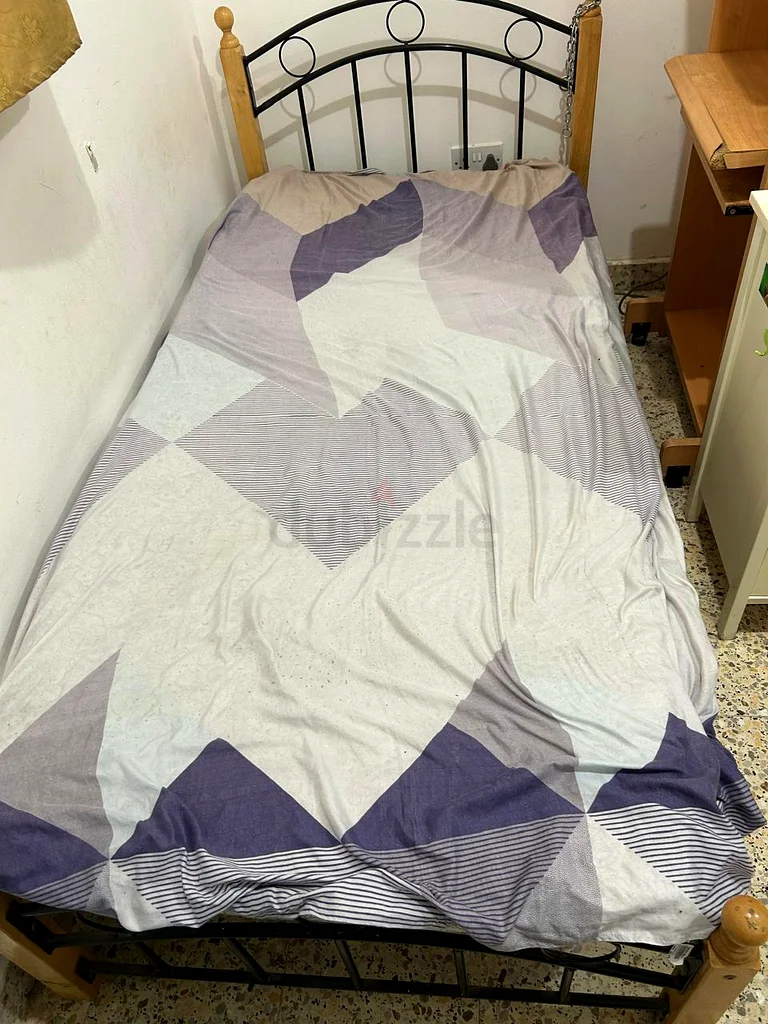 مساحة سرير للإقامة لخريج من كيرالا/تايميل64054394788354110