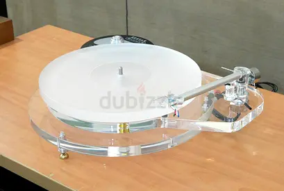 High End Roksan Radius 5 Turntable with Ortofon 2m Red Cartridge + Nina Tonearm