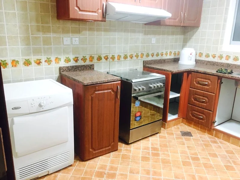 3 غرف تنفيذية مشاركة للرجال بالقرب من مترو ADCB64056814742274111