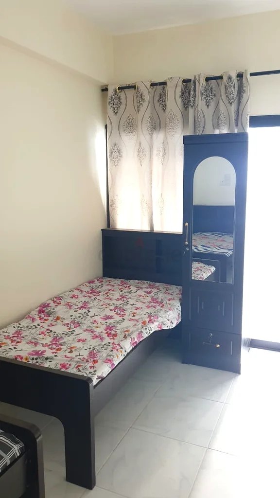 غرفة تنفيذية بحمام داخلي وشرفة مشتركة لأربع مشاركات للرجال64057140113539112