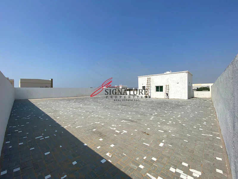 أرضية بساحة 6,724 قدم مربع، كهرباء ثلاثية الطور 80 كيلو فولت أمبير للإيجار في منطقة جرف الصناعية عجمان64074344058498111