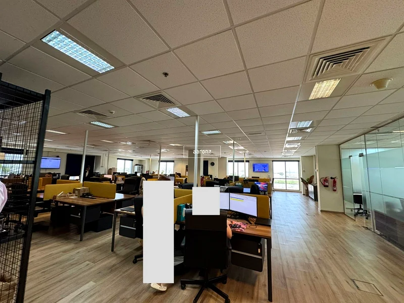 Prime Location | Huge Layout | Near to Metro64065806613891111
