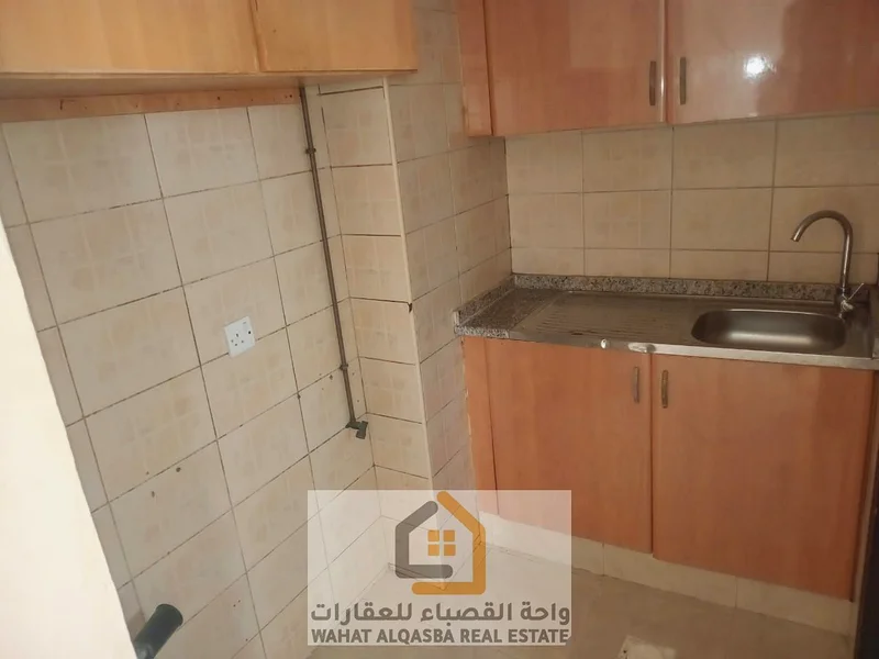 đ¶ A distinctive studio for annual rent in Al Qulaya with a separate kitchen, central air conditioning, and free parking đ¶64184453332993112