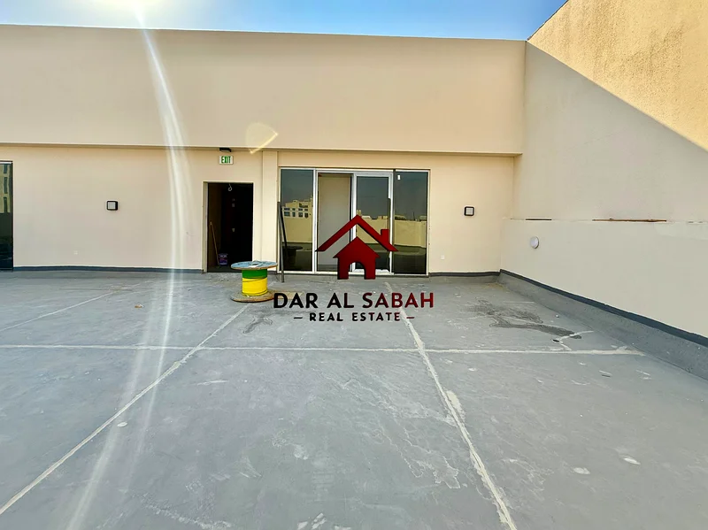 Luxurious Apartment || Well Maintained || Easy Payment plane || On Road Building64187212534785114