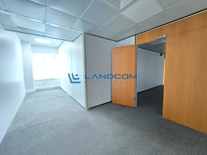 |HOT OFFER!! Fully Independent Unit | Prime location| Close to Metro|64067680574211113