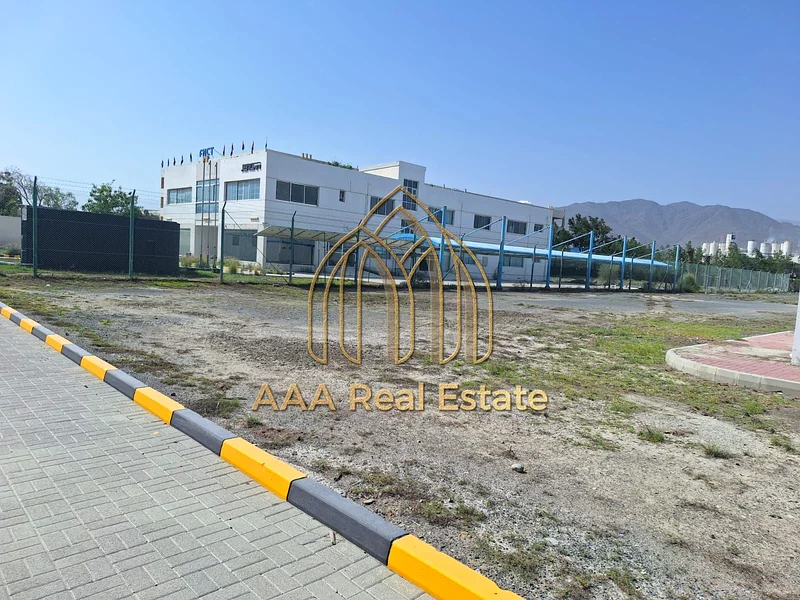 HUGE PLOT | 6 WAREHOUSES| FACTORY FACILITIES| 8KM AWAY FROM CITY64062371986306112