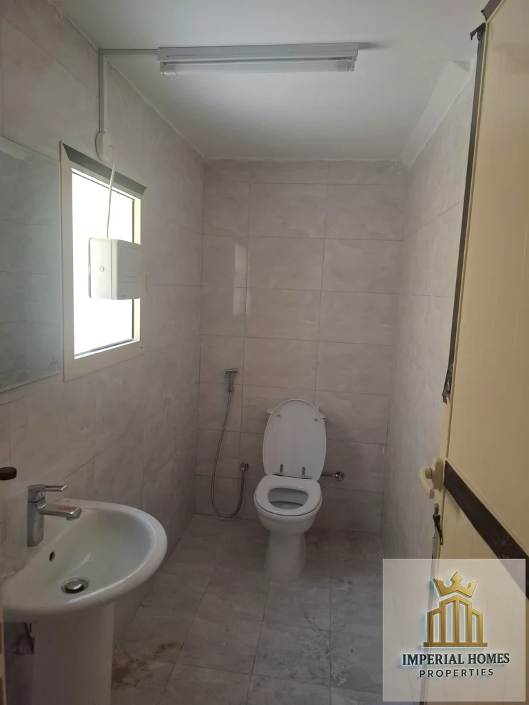 مستودع واسع للإيجار في جرف64060687211395114