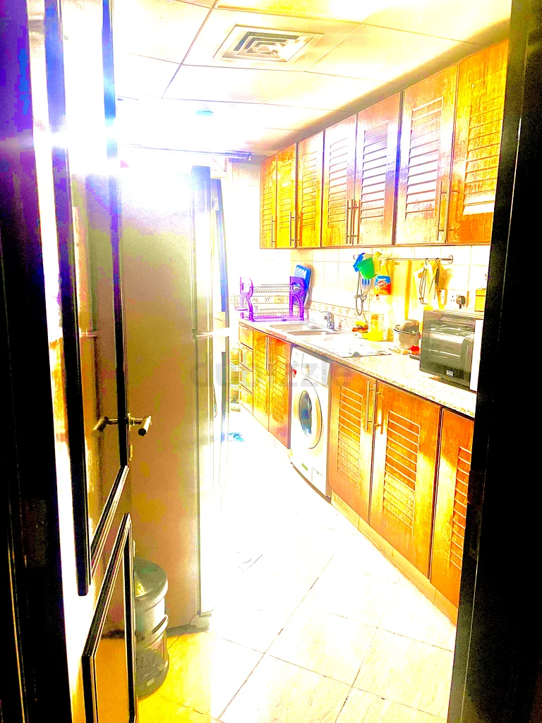 BRAND NEW SPACIOUS PARTITION AVAILABLE IN SHABIYA 11 FOR SINGLE EXECUTIVE64054278334339113