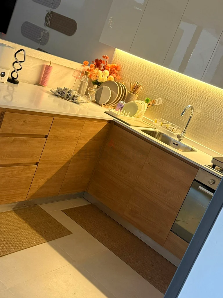 غرفة رئيسية للبنات – سكوير راديوس جزيرة ريم/بما في ذلك الفواتير التنظيف 2200 درهم64054394860803110