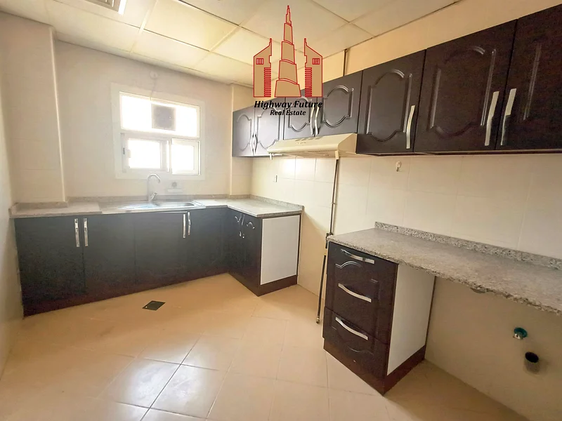 Near KFC ● 1 Parking free ● Splanded 1-BHK Aprt with Open view ● Fully family Building64194019909891114