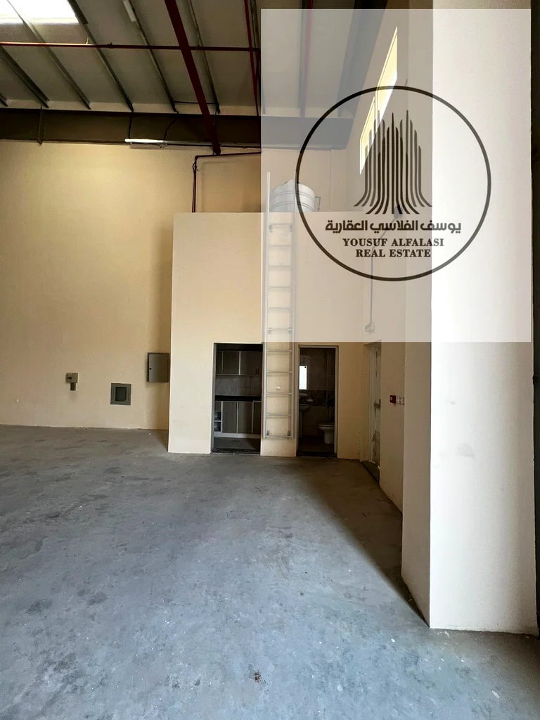 Warehouse for rent in Umm Al Quwain – Prime location and spacious area    Location:  A warehouse is available for rent in a strategic area in Umm Al Q64060687247363114