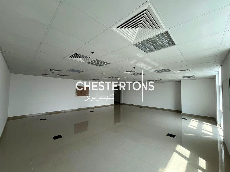 Skyline Office | Prime Location | Community Views64071895073794112