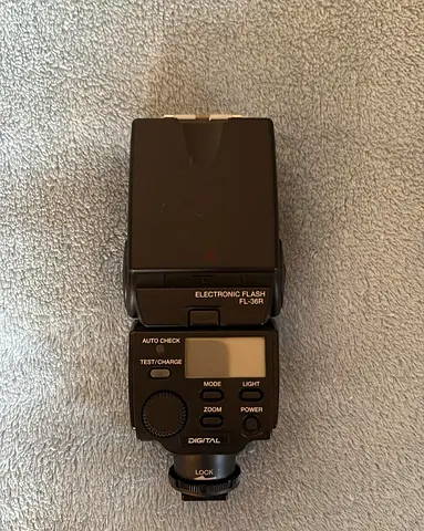 Olympus FL-36R. Flash