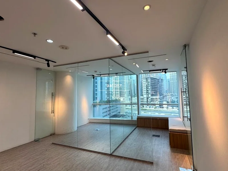 Burj Khalifa View | Nicely Fitted | Prime Location64068336213122111