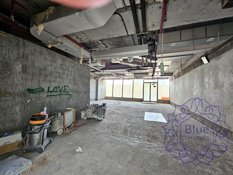 Prime location Retail !chiller A.c free ! Near to Lamcy palaza64072774639106111
