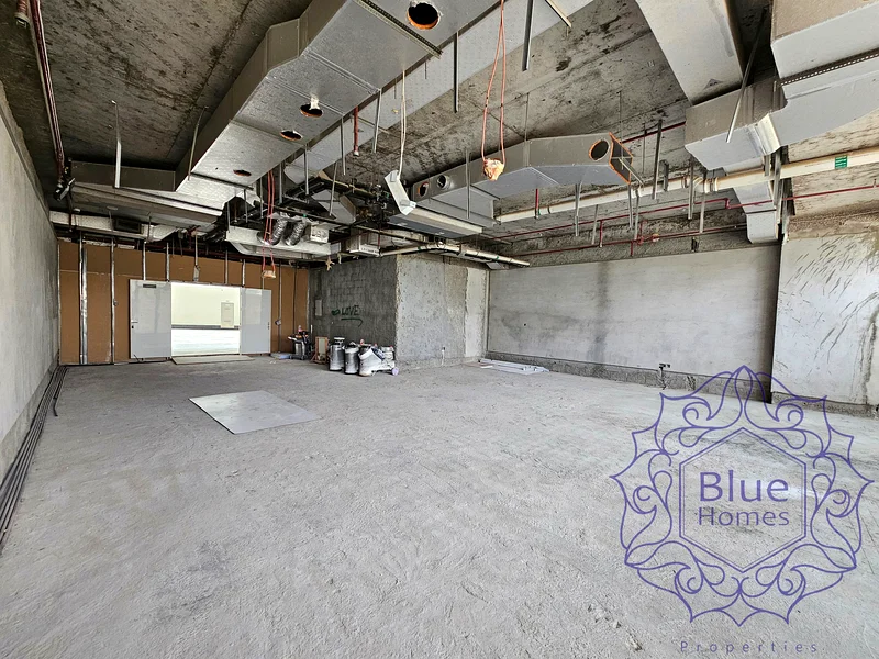 Prime location Retail !chiller A.c free ! Near to Lamcy palaza64072774639106114