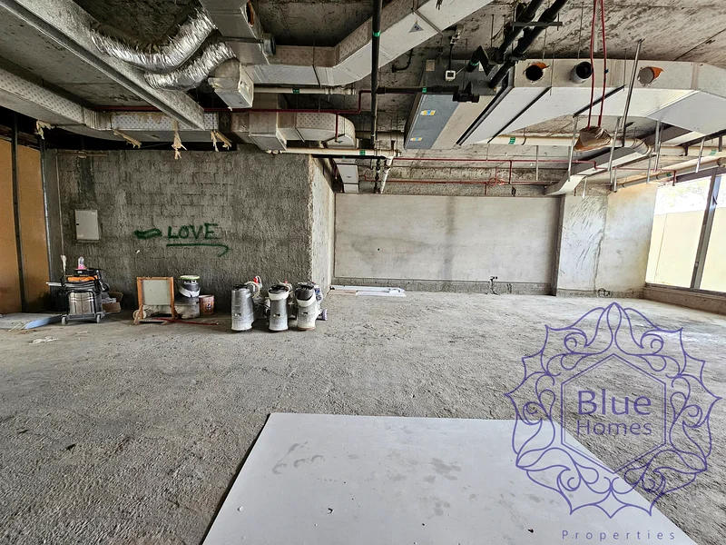 Prime location Retail !chiller A.c free ! Near to Lamcy palaza64072774639106113