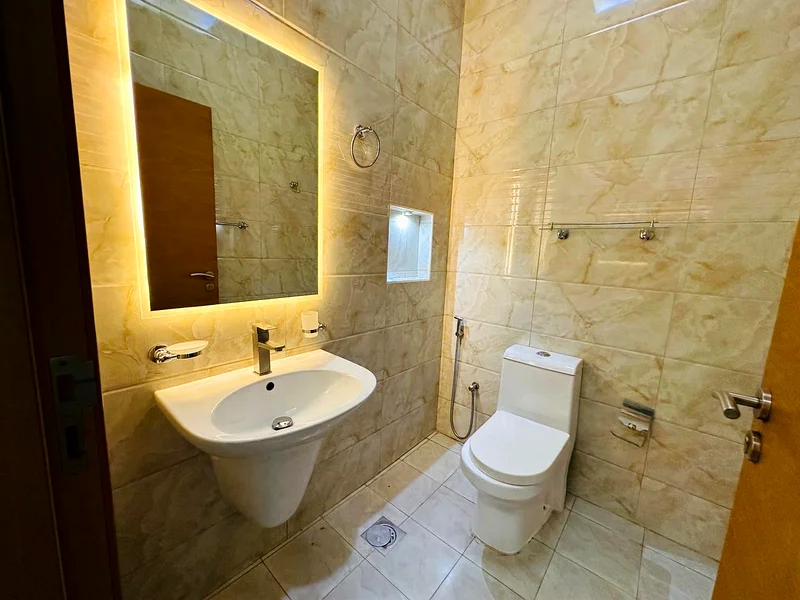 تُوجد غرف استوديو كبيرة64050466443906113
