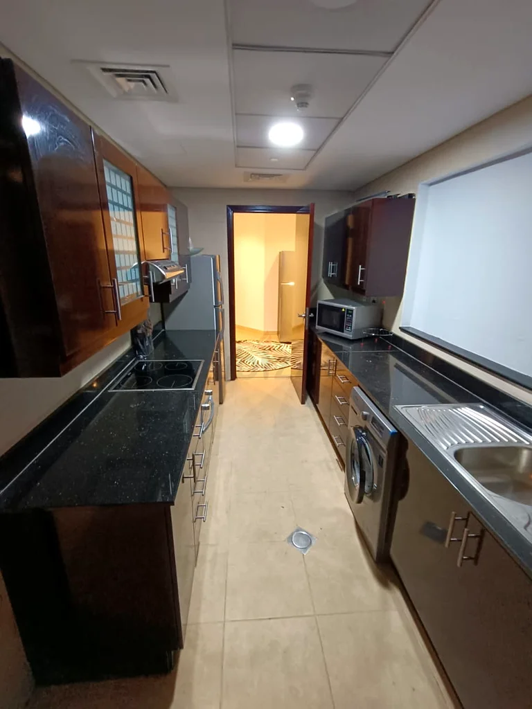 غرفة متاحة في وسط مدينة دبي مقابل 260064049040211970113