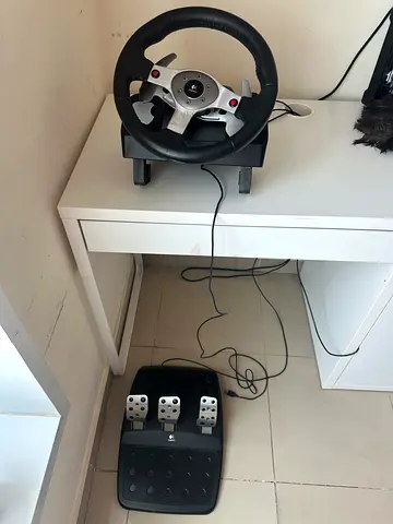 Logitech Racing Wheel  Pedals